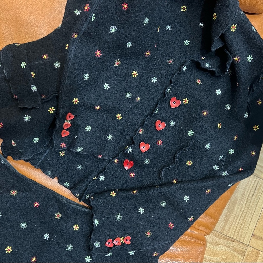 Moschino embroidered Suit. Sz 14. Italy - Picture 14 of 17